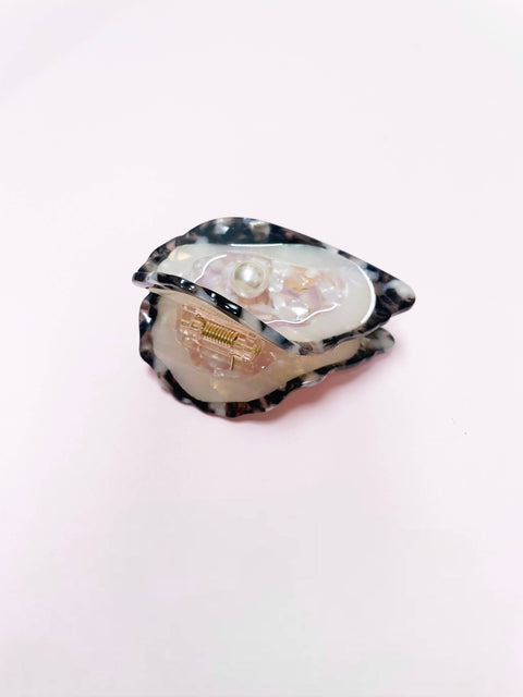 Oyster Hair Clip
