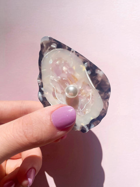 Oyster Hair Clip