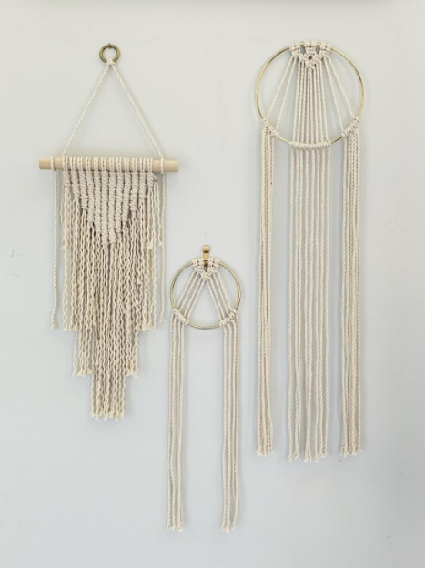 Small macrame wall hanging deals