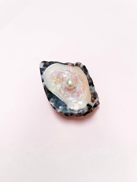 Oyster Hair Clip