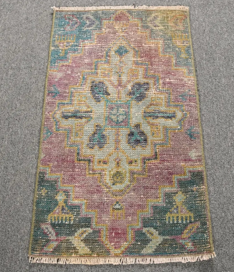 #18 Small Vintage Oushak Rug 1.3x2.2'