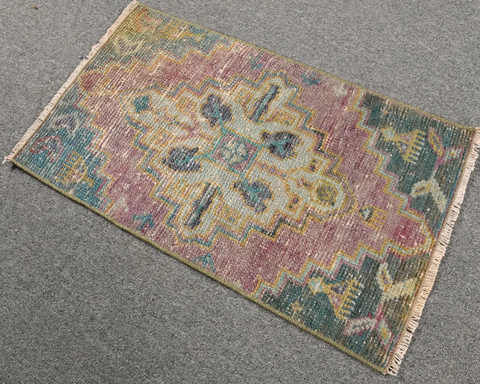 #18 Small Vintage Oushak Rug 1.3x2.2'