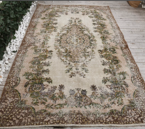 #4 Vintage Oushak Rug 5.6x9.2'