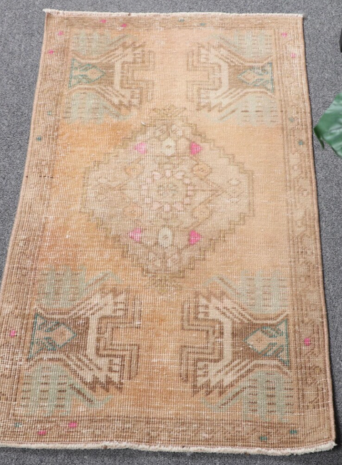 Annmarie Vintage Rug 1.7'x3.'